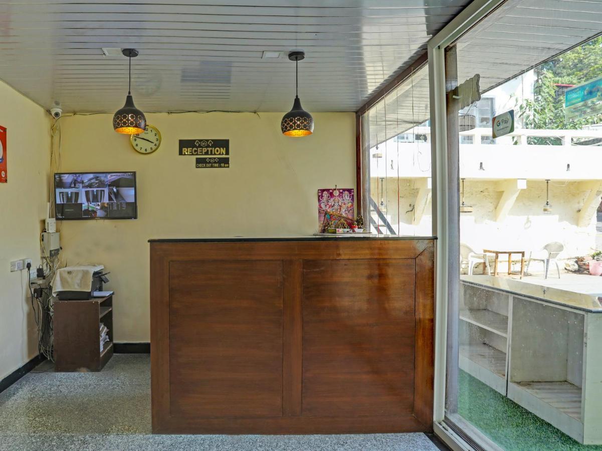 Hotel Woods View Мусори Екстериор снимка