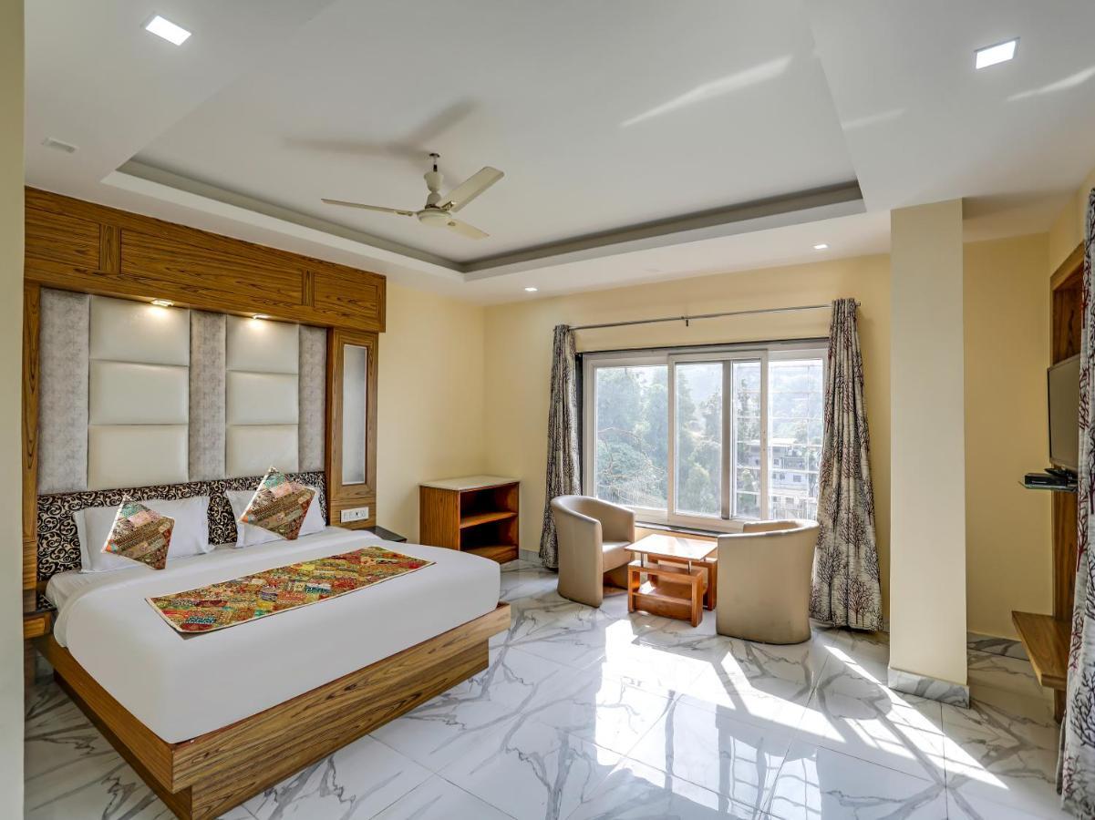 Hotel Woods View Мусори Екстериор снимка
